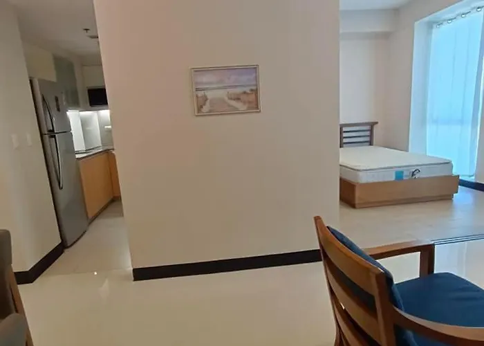 Mactan Newtown With Pool Access Apartment
