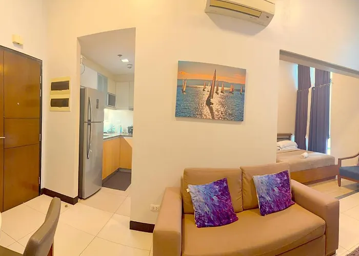 Mactan Newtown With Pool Access Apartment